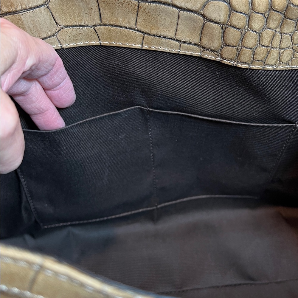 NWT Claudia Firenze Croc Embossed Leather two way carry satchel, crossbody, tote - Picture 17 of 17